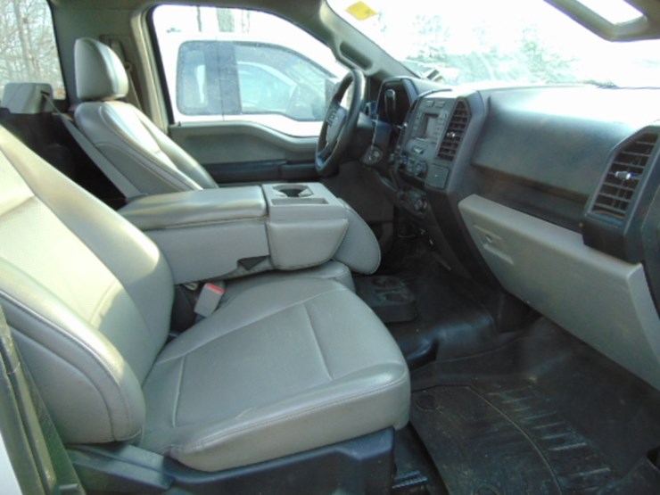 2017-ford-f150-xl-image-5