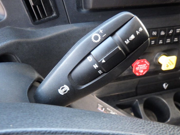 2024-freightliner-cascadia-126-image-19