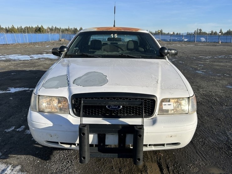 2007-ford-crown-victoria-sedan-image-8
