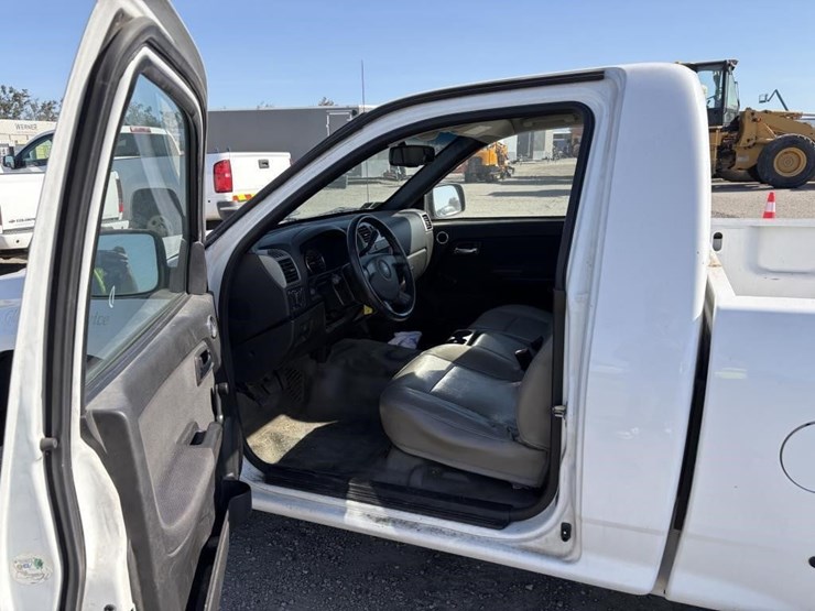 2011-chevrolet-colorado-image-15