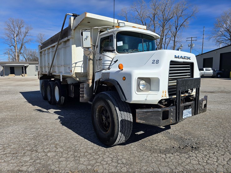1998-mack-dm600-image-23