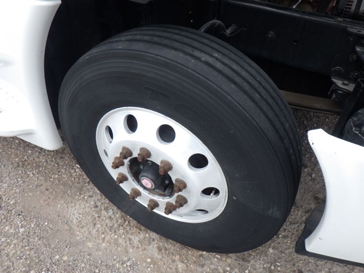 2016-freightliner-cascadia-125-image-20