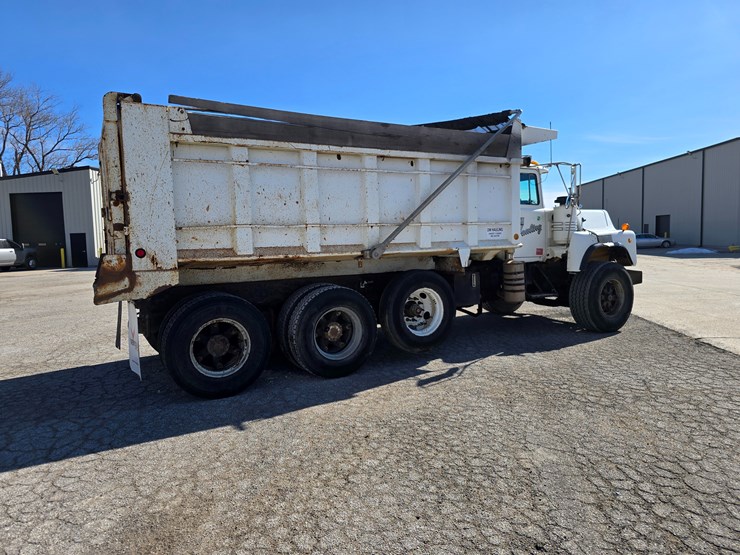 1998-mack-dm600-image-15