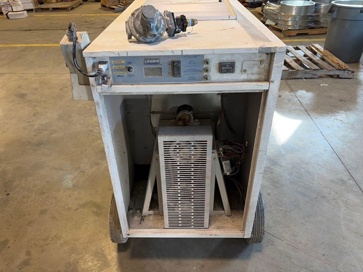 l.b.-white-premier-350-df-portable-heater-image-8