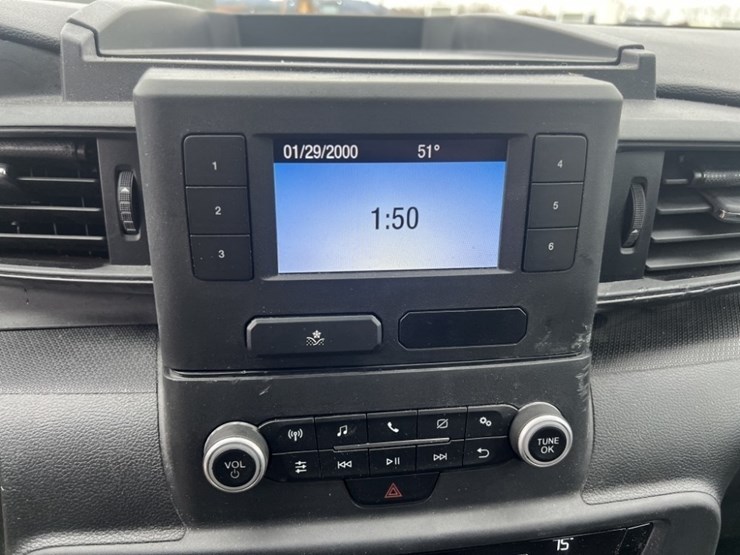 2021-ford-explorer-image-33