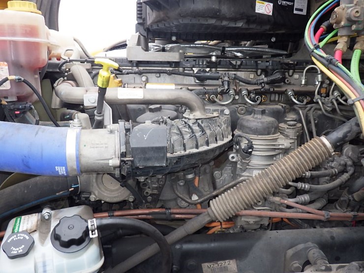 2022-freightliner-cascadia-126-image-18