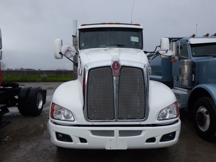 2014-kenworth-t660-image-2