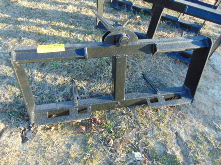 skid-steer-hay-spear-attachment-image-2