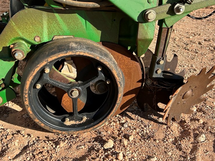 john-deere-1700-image-4