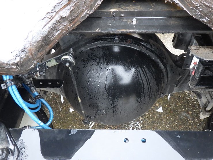 2022-freightliner-cascadia-126-image-8