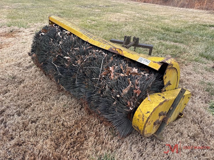 sweepster-rhfa-69"-3ph-sweeper-attachment-image-2