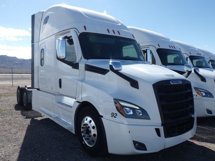 2024-freightliner-cascadia-126-image-3