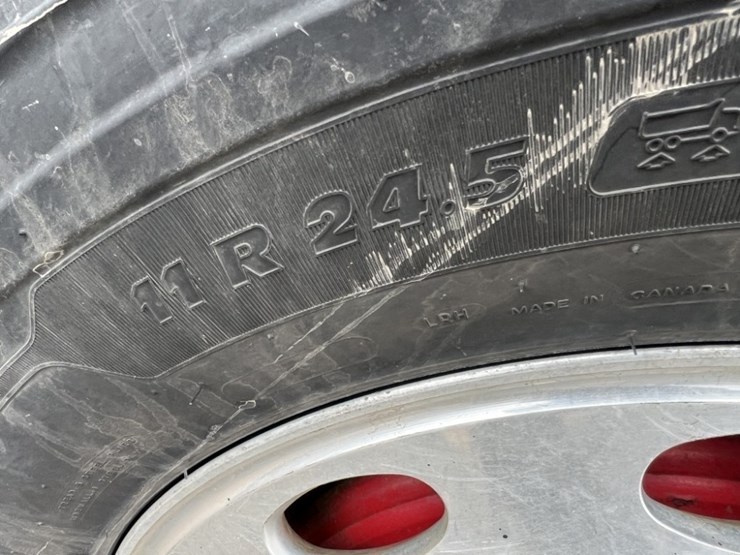 2017-peterbilt-389-image-14