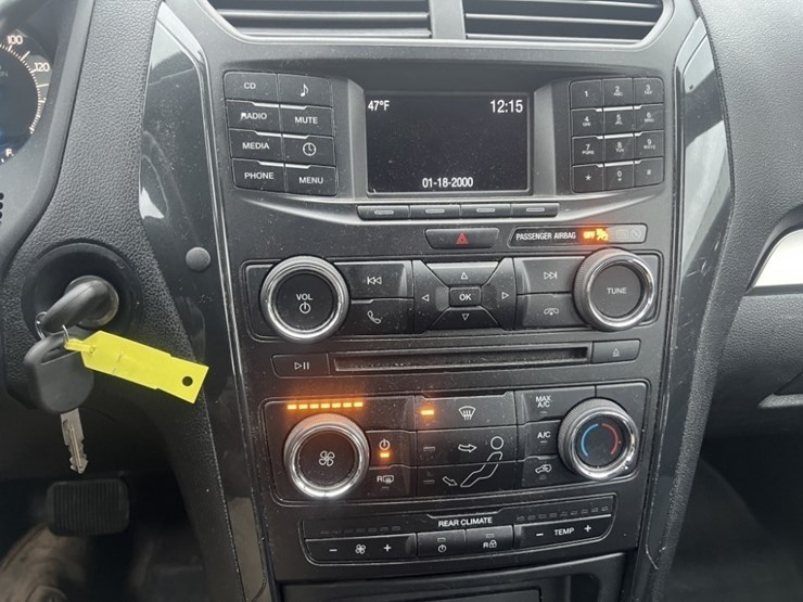 2017-ford-explorer-image-33