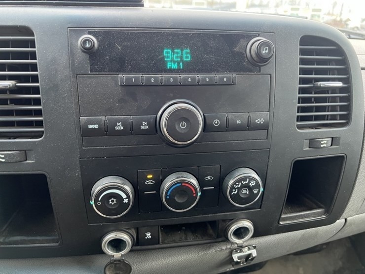 2011-gmc-sierra-extra-cab-pickup-image-33