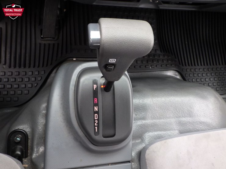 2020-isuzu-nrr-image-16