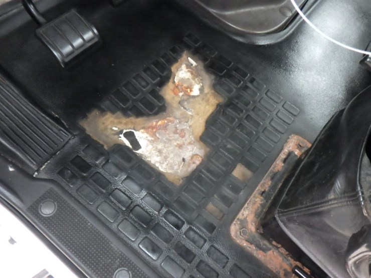 2012-volvo-vnl-300-image-13