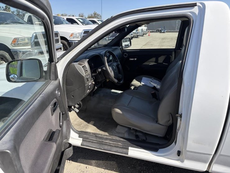 2011-chevrolet-colorado-image-15