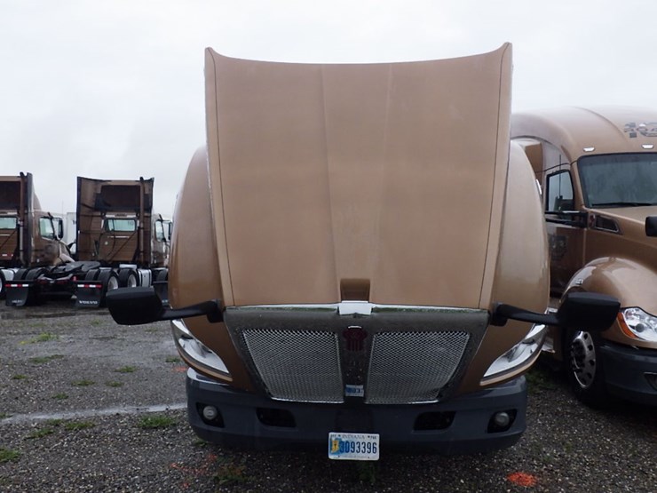 2022-kenworth-t680-image-27