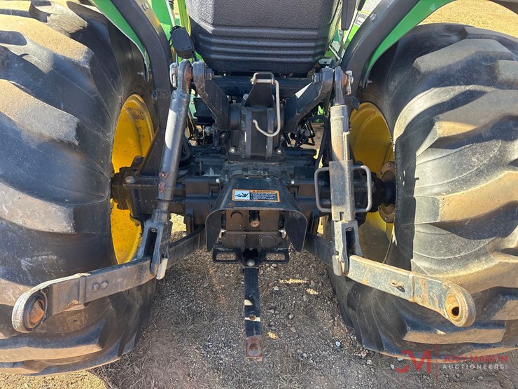 john-deere-4105-image-10