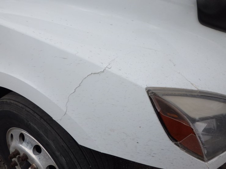 2019-freightliner-cascadia-126-image-5