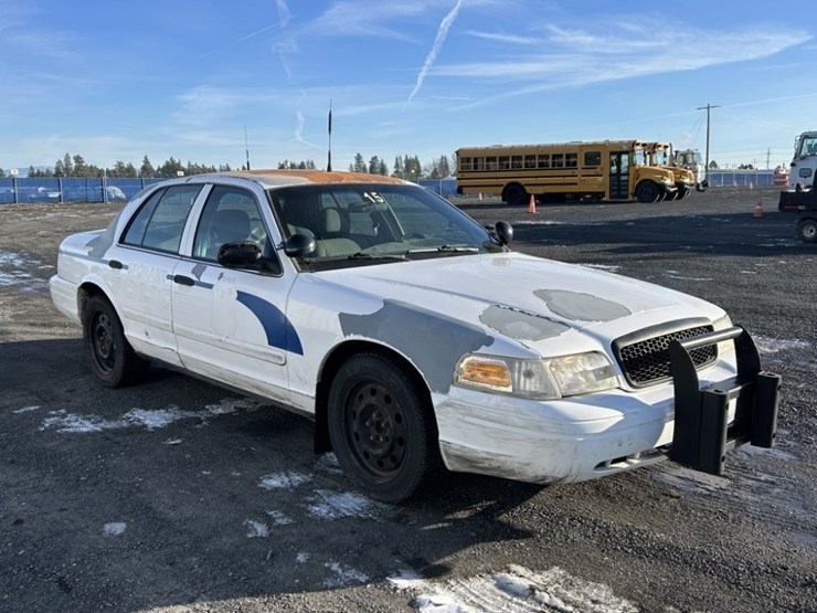 2007-ford-crown-victoria-sedan-image-7