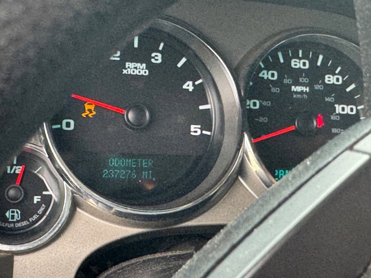 2012-chevrolet-silverado-3500hd-image-11