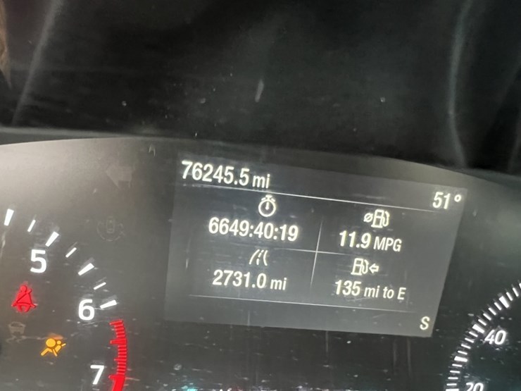 2021-ford-explorer-image-30