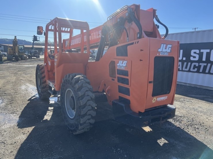 2017-jlg-6036-image-6