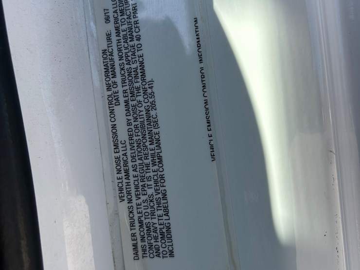 2018-freightliner-m2-106-image-88