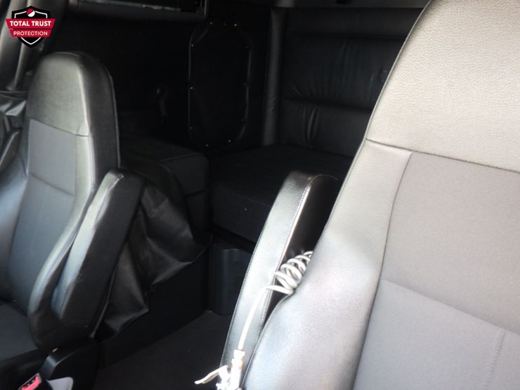 2024-freightliner-cascadia-126-image-21