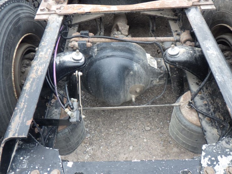 2017-kenworth-t680-image-12