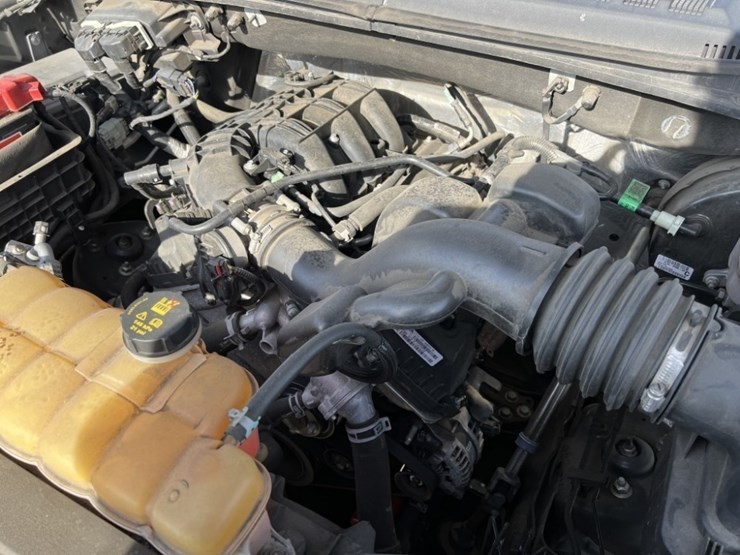 2015-ford-f150-xl-image-12