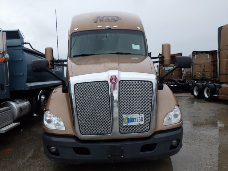 2022-kenworth-t680-image-2