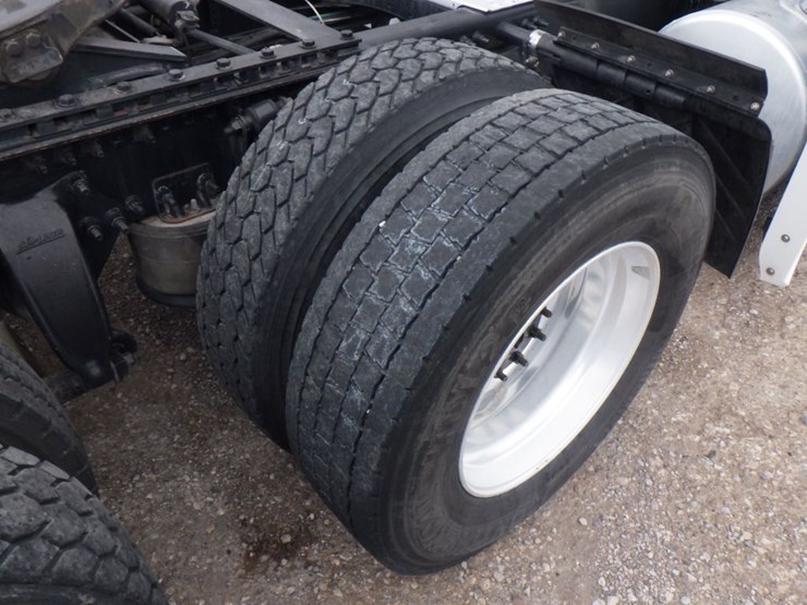 2016-freightliner-cascadia-125-image-5