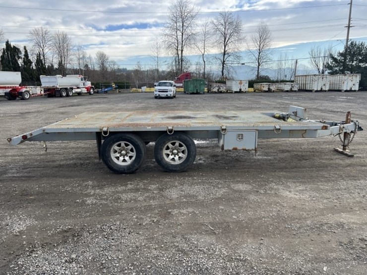 2008-bentley-t/a-sno-cat-trailer-image-3