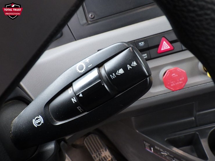 2022-freightliner-cascadia-126-image-15