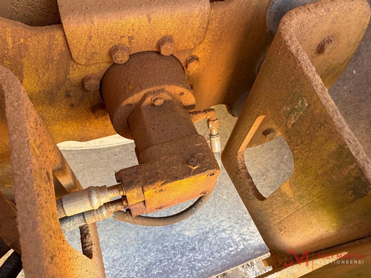 2005-caterpillar-cp-563e-image-16