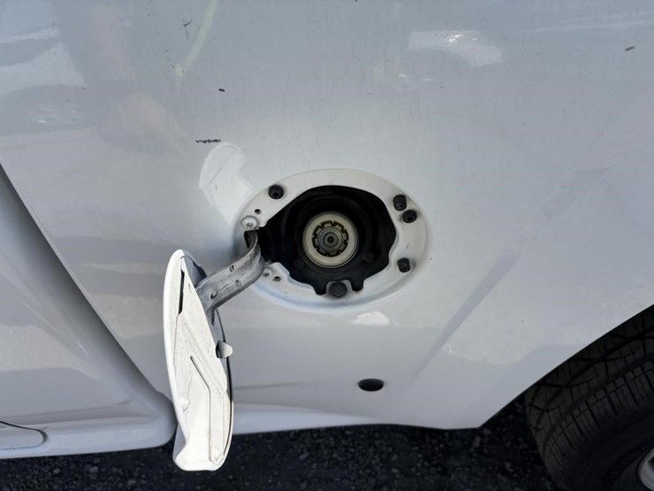 2011-chevrolet-colorado-image-28