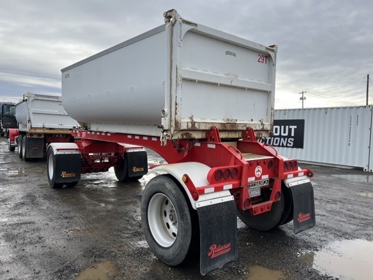 2017-peterbilt-389-image-41