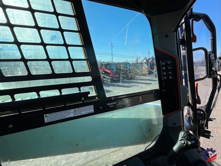 2024-bobcat-t86-image-33