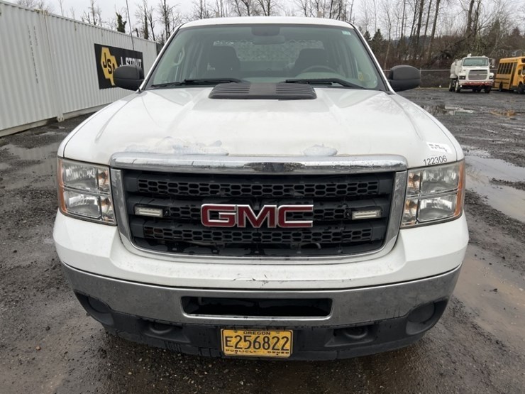 2012-gmc-sierra-extra-cab-4x4-pickup-image-8
