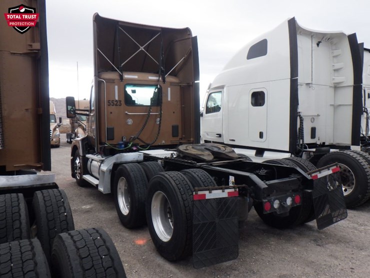 2023-kenworth-t680-image-10