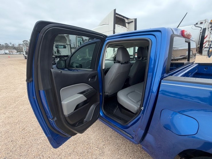 2019-chevrolet-colorado-image-21