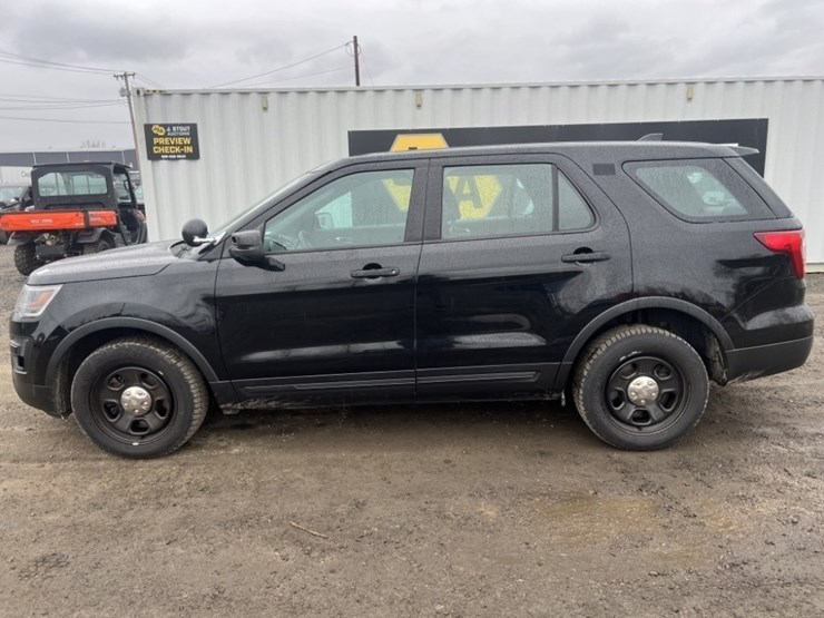 2017-ford-explorer-image-7