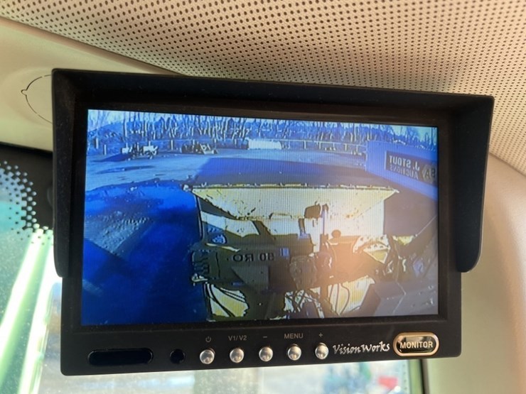 2015-john-deere-6125m-image-33