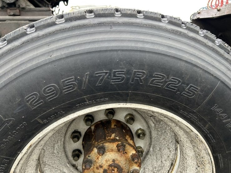 1985-mack-mh633-t/a-sleeper-truck-tractor-image-37