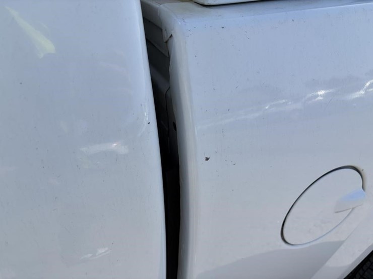 2011-chevrolet-colorado-image-28