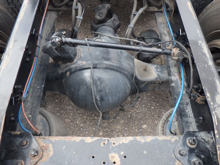 2019-freightliner-cascadia-126-image-13