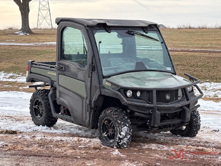 2019-john-deere-xuv-835m-utv-image-1